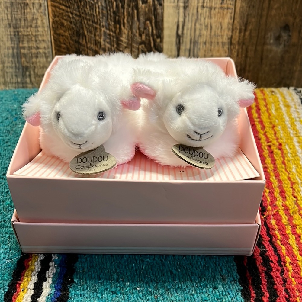 Doudou et Compagnie Paris Lamb
Slippers Infant
New in box